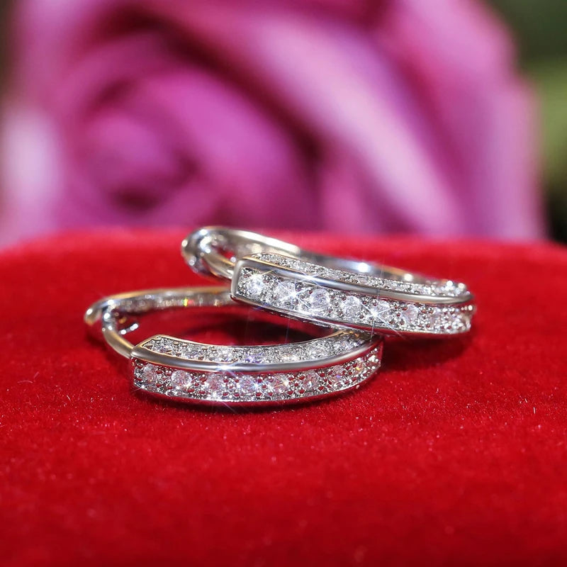 Jewelryhaven720™. Luxurious earrings made of 100% real moissanite, sterling silver. A wonderful gift for loved ones.
