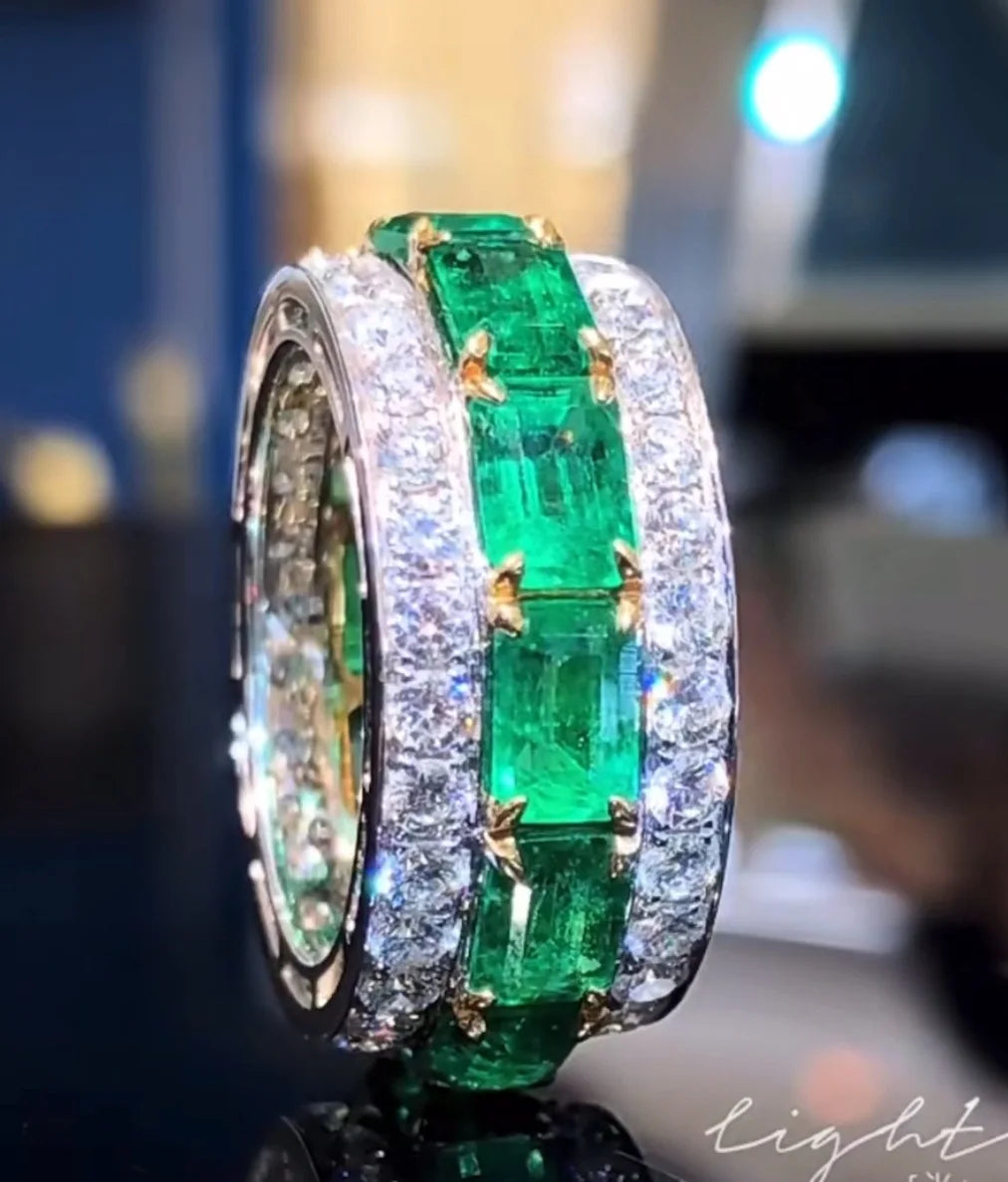Jewelryhaven720™  An exquisite 925 sterling silver ring with a unique character and luxurious emerald shine.