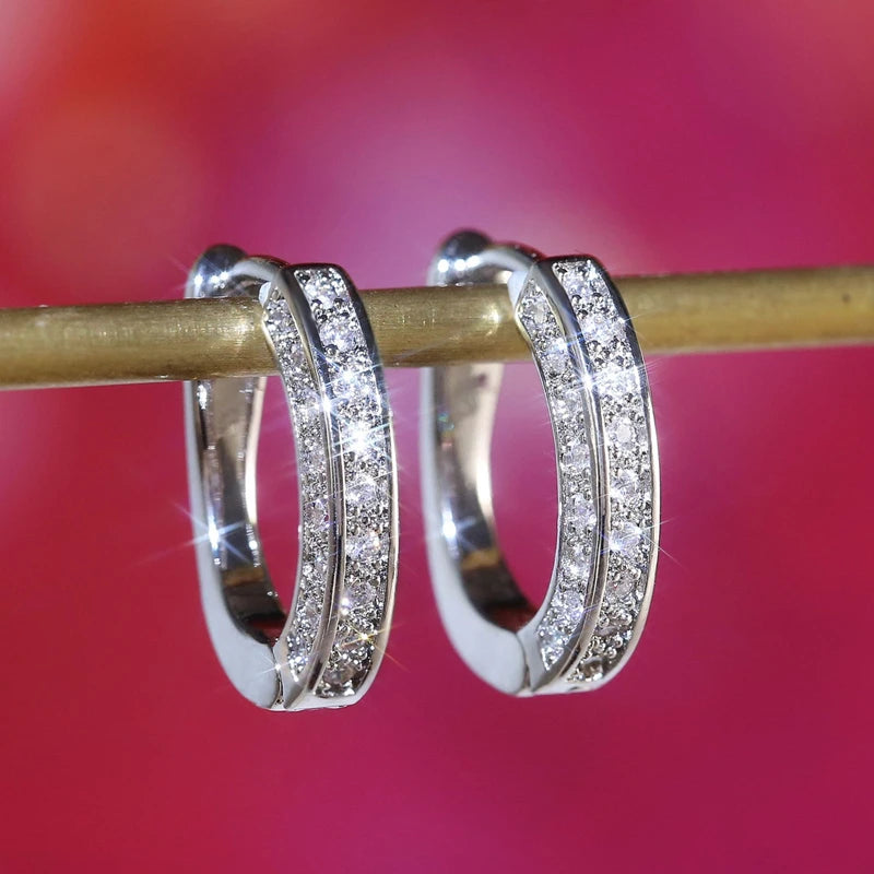 Jewelryhaven720™. Luxurious earrings made of 100% real moissanite, sterling silver.